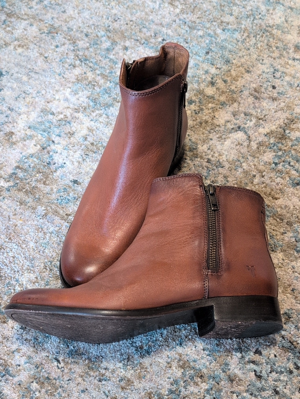 Frye Carly Double Zip Leather Ankle Boots Caramel Brown Size 7.5

​Brand